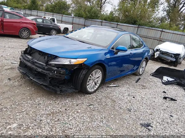 4T1F31AKXLU018358 — 2020 Toyota Camry, фото 2 с аукциона IAAI 14.10.2026, Передняя и задняя части