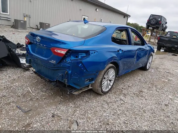 4T1F31AKXLU018358 — 2020 Toyota Camry, фото 4 с аукциона IAAI 14.10.2026, Передняя и задняя части