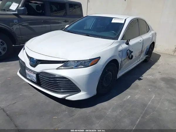 4T1C31AKXLU527580 — 2020 Toyota Camry, фото 2 с аукциона IAAI, Левый бок
