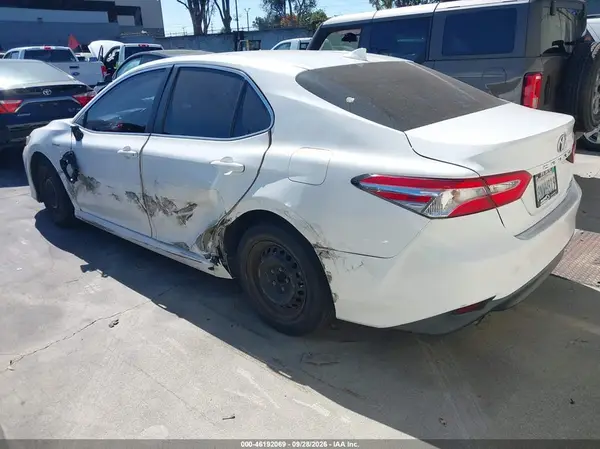 4T1C31AKXLU527580 — 2020 Toyota Camry, фото 3 с аукциона IAAI, Левый бок