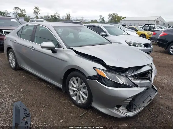4T1L11AK1LU975552 — 2020 Toyota Camry, Передняя часть (Front End), фото до ремонта
