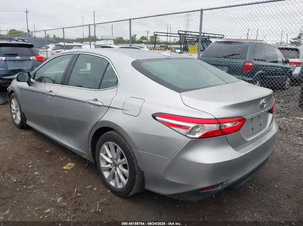 4T1L11AK1LU975552 — 2020 Toyota Camry, фото 3 с аукциона IAAI, Передняя часть