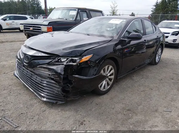 4T1C11AK1LU874673 — 2020 Toyota Camry, фото 2 с аукциона IAAI, Передняя часть