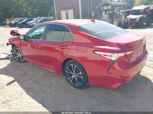 4T1G11AKXLU367501 — 2020 Toyota Camry, фото 3 с аукциона IAAI, Передняя часть
