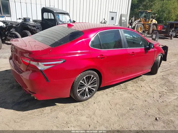 4T1G11AKXLU367501 — 2020 Toyota Camry, фото 4 с аукциона IAAI, Передняя часть