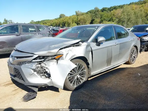 4T1J31AK3LU539884 — 2020 Toyota Camry, фото 2 с аукциона IAAI, Передняя часть