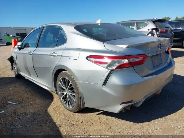 4T1J31AK3LU539884 — 2020 Toyota Camry, фото 3 с аукциона IAAI, Передняя часть