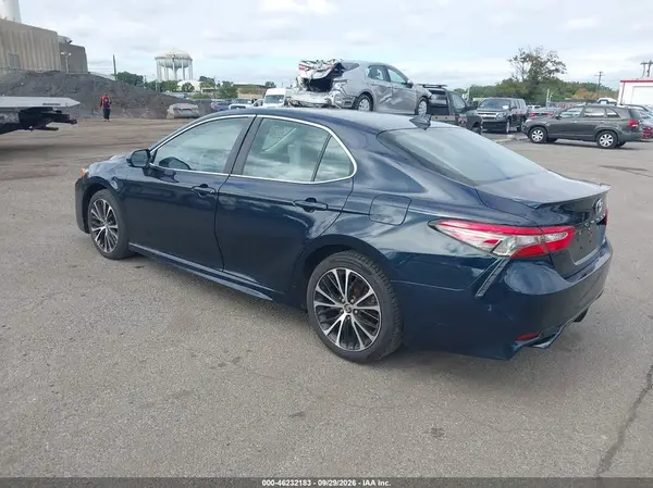 4T1G11AK3LU320259 — 2020 Toyota Camry, фото 3 с аукциона IAAI 09.10.2026, Повреждения со всех сторон