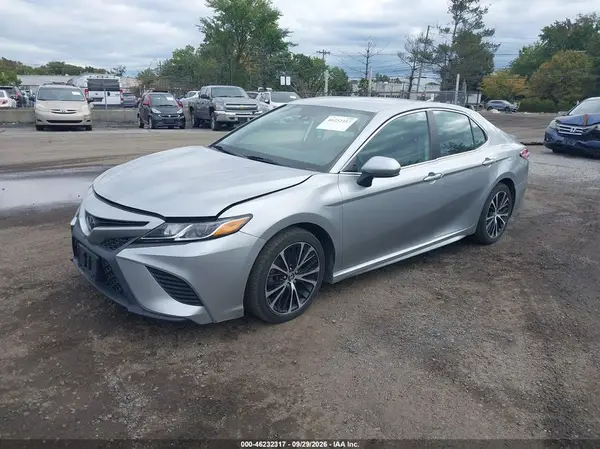 4T1G11AK0LU913089 — 2020 Toyota Camry, фото 2 с аукциона IAAI 09.10.2026, Повреждения со всех сторон