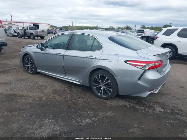 4T1G11AK0LU913089 — 2020 Toyota Camry, фото 3 с аукциона IAAI 09.10.2026, Повреждения со всех сторон