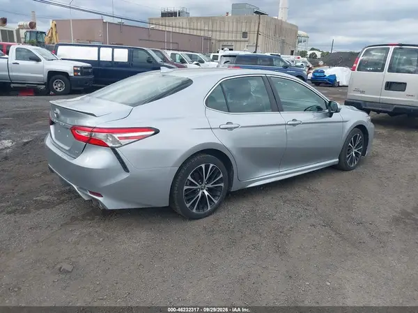 4T1G11AK0LU913089 — 2020 Toyota Camry, фото 4 с аукциона IAAI 09.10.2026, Повреждения со всех сторон