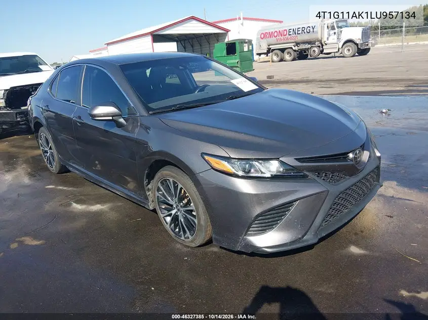 4T1G11AK1LU957134 — 2020 Toyota Camry, фото 2 с аукциона IAAI, Задняя часть