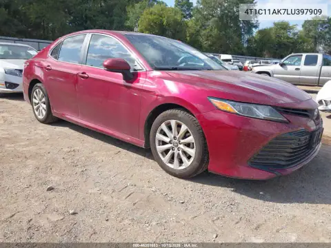 4T1C11AK7LU397909 — 2020 Toyota Camry, Сзади, фото до ремонта