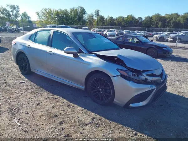 4T1G11AK6MU413794 — 2021 Toyota Camry, Передняя часть (Front End), фото до ремонта