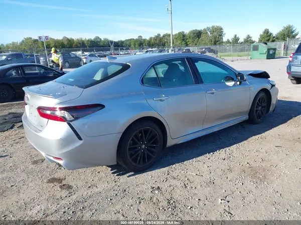 4T1G11AK6MU413794 — 2021 Toyota Camry, фото 4 с аукциона IAAI, Передняя часть