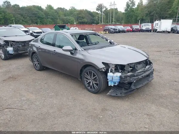 4T1F11BK3MU025660 — 2021 Toyota Camry, Передняя часть (Front End), фото до ремонта