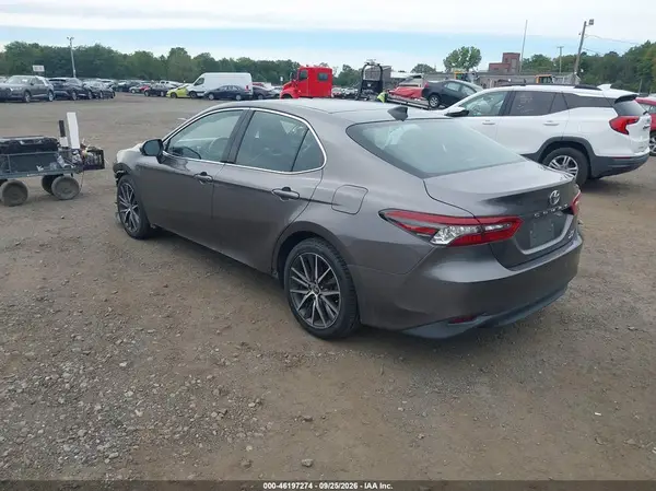 4T1F11BK3MU025660 — 2021 Toyota Camry, фото 3 с аукциона IAAI 07.10.2026, Передняя часть