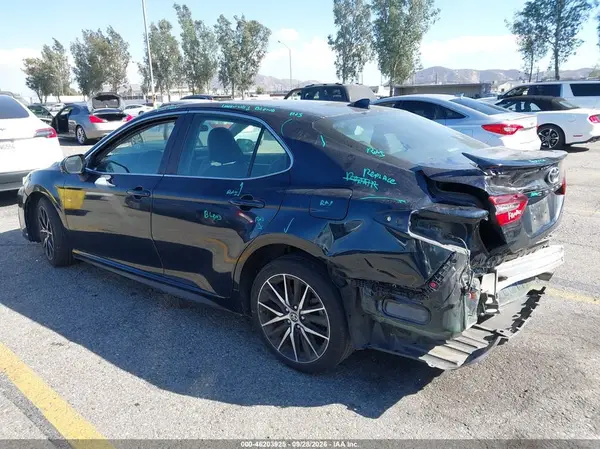 4T1G11AK6MU417053 — 2021 Toyota Camry, фото 3 с аукциона IAAI, Задняя часть