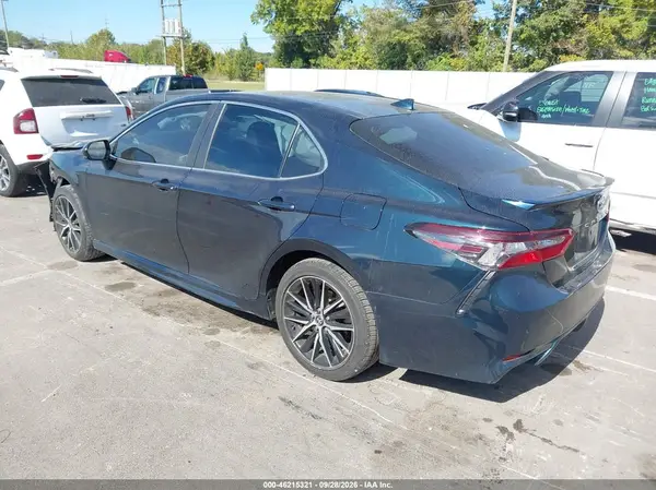 4T1G11AK5MU421496 — 2021 Toyota Camry, фото 3 с аукциона IAAI, Передняя часть