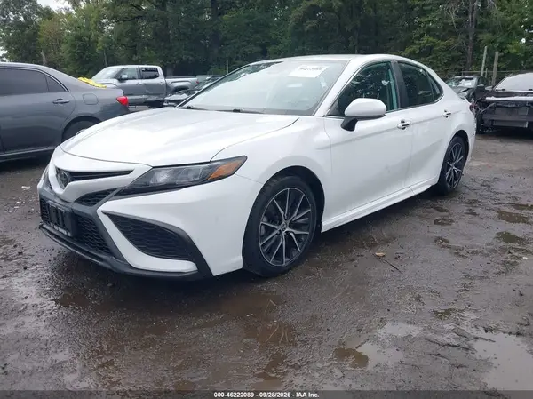 4T1G11AK3MU566813 — 2021 Toyota Camry, фото 2 с аукциона IAAI, Задняя часть
