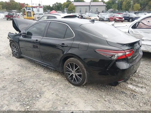4T1T11BK9MU036598 — 2021 Toyota Camry, фото 3 с аукциона IAAI, Передняя часть