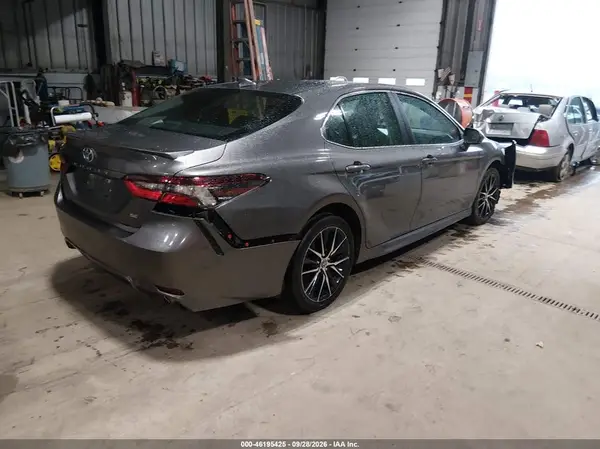 4T1G11AKXNU705546 — 2022 Toyota Camry, фото 4 с аукциона IAAI, Повреждения со всех сторон