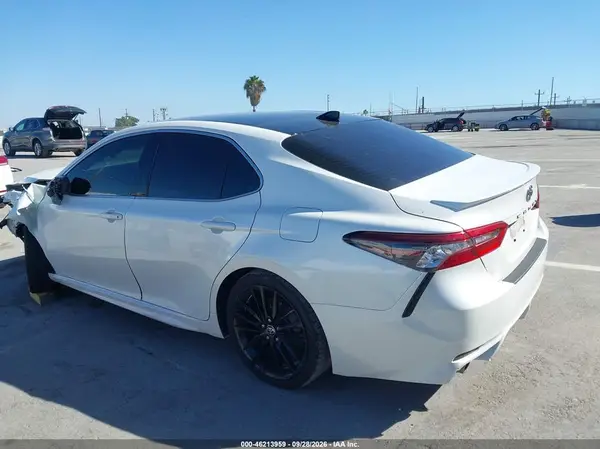 4T1K61AK7NU011148 — 2022 Toyota Camry, фото 3 с аукциона IAAI, Передняя часть