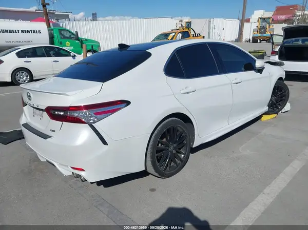 4T1K61AK7NU011148 — 2022 Toyota Camry, фото 4 с аукциона IAAI, Передняя часть