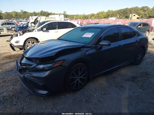 4T1G11AK2NU052744 — 2022 Toyota Camry, фото 2 с аукциона IAAI, Передняя часть