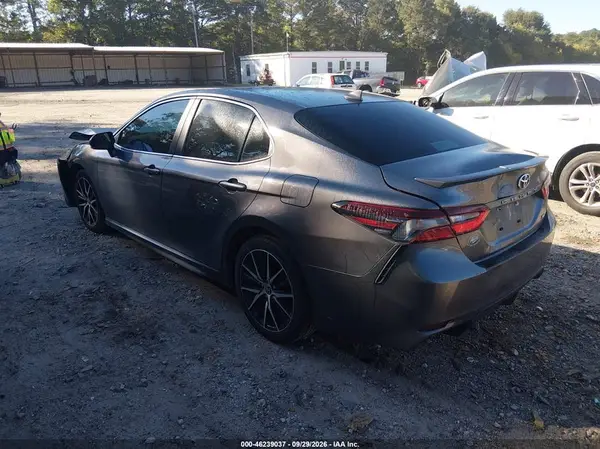 4T1G11AK2NU052744 — 2022 Toyota Camry, фото 3 с аукциона IAAI, Передняя часть