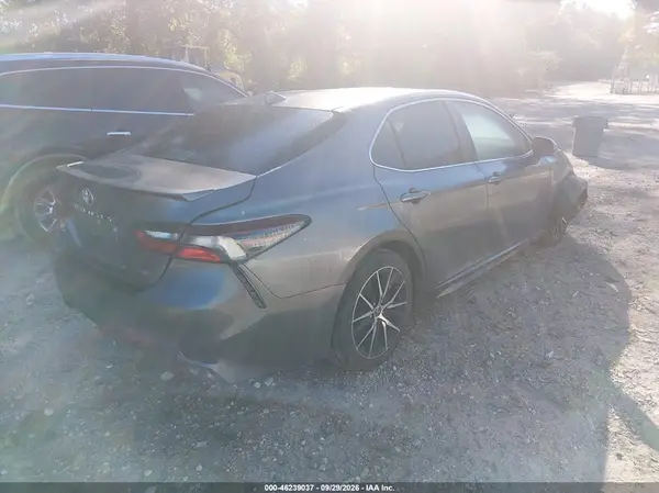4T1G11AK2NU052744 — 2022 Toyota Camry, фото 4 с аукциона IAAI, Передняя часть