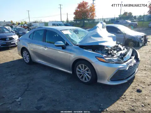 4T1T11AK8NU682704 — 2022 Toyota Camry, Передняя часть, фото до ремонта