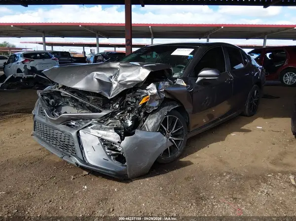 4T1G11AK7PU838803 — 2023 Toyota Camry, фото 2 с аукциона IAAI, Передняя часть слева