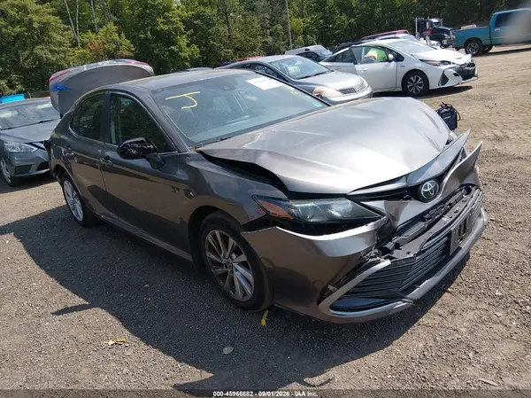 4T1C11AK5RU848621 — 2024 Toyota Camry, Передняя часть (Front & Rear), фото до ремонта