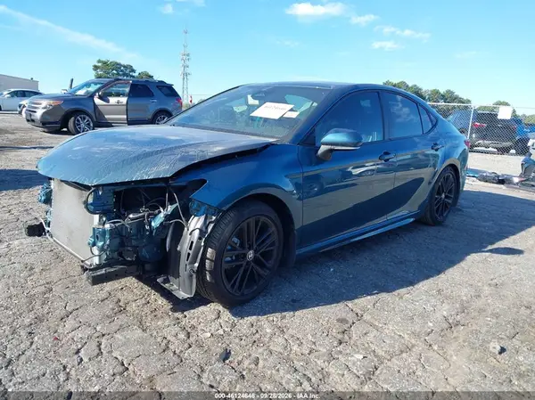 4T1DAACK8SU614643 — 2025 Toyota Camry, фото 2 с аукциона IAAI, Передняя часть