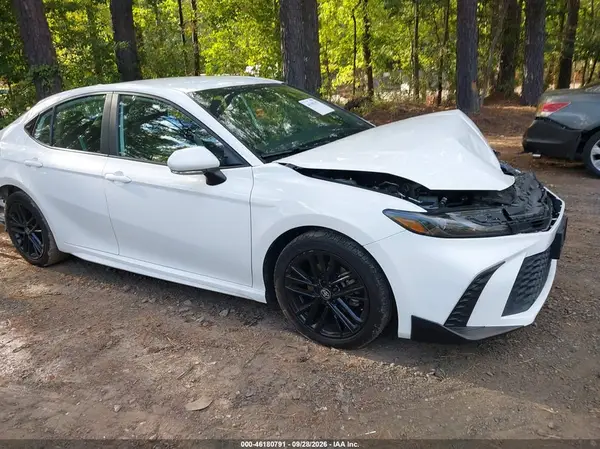 4T1DAACK1SU500242 — 2025 Toyota Camry, Передняя и задняя части (Front & Rear), фото до ремонта