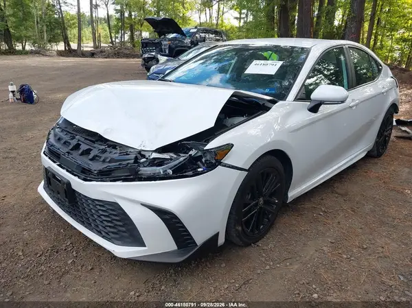 4T1DAACK1SU500242 — 2025 Toyota Camry, фото 2 с аукциона IAAI, Передняя и задняя части