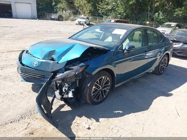 4T1DBADK3SU541659 — 2025 Toyota Camry, фото 2 с аукциона IAAI, Передняя часть
