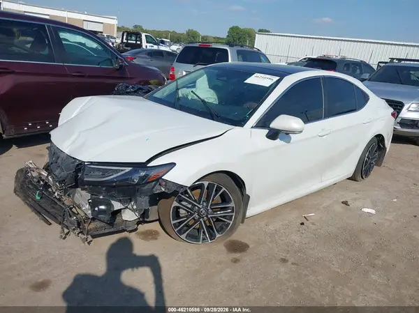 4T1DAACKXSU070064 — 2025 Toyota Camry, фото 2 с аукциона IAAI, Передняя часть