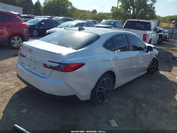 4T1DAACKXSU070064 — 2025 Toyota Camry, фото 4 с аукциона IAAI, Передняя часть