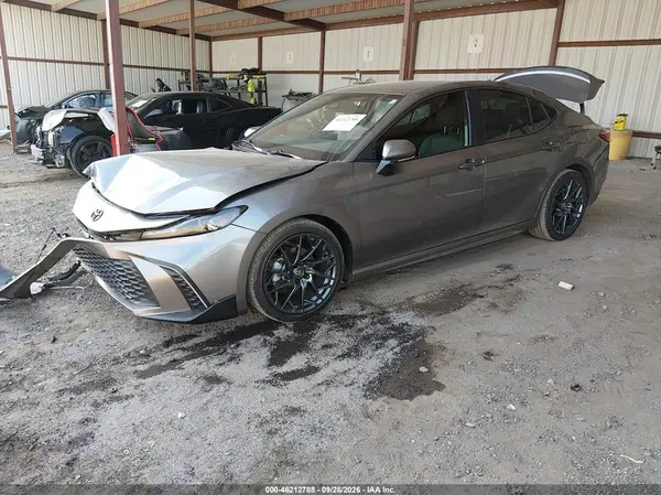 4T1DAACK4SU518914 — 2025 Toyota Camry, фото 2 с аукциона IAAI, Передняя часть