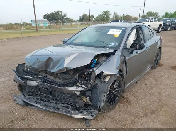 4T1DAACK0SU510440 — 2025 Toyota Camry, фото 2 с аукциона IAAI, Передняя часть