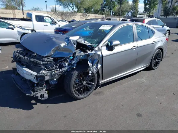 4T1DAACK5SU514046 — 2025 Toyota Camry, фото 2 с аукциона IAAI, Передняя и задняя части