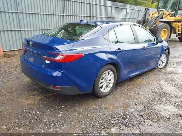 4T1DBADKXSU030708 — 2025 Toyota Camry, фото 4 с аукциона IAAI, Передняя часть справа