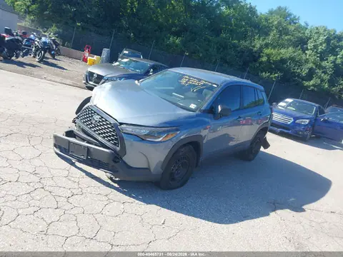 2023 Toyota Corolla Cross L VIN 7MUAAABG9PV065069 фото 2