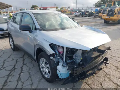 7MUAAAAGXTV174393 — 2026 Toyota Corolla Cross L, Передняя часть слева (Left Front), фото до ремонта