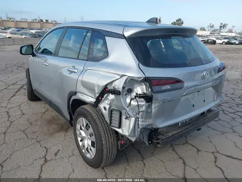 2026 Toyota Corolla Cross L VIN 7MUAAAAGXTV174393 фото 3