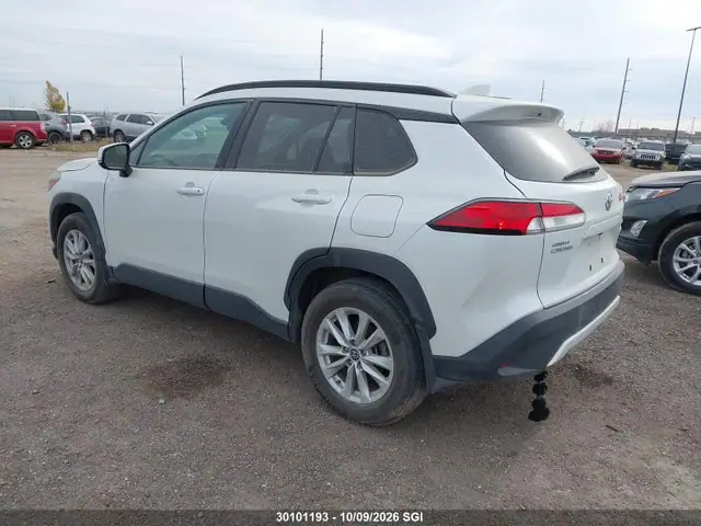 7MUBAABGXNV020563 — 2022 Toyota Corolla Cross LE, фото 3 с аукциона IAAI 13.10.2026, Правый бок