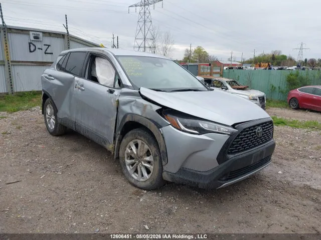 2023 Toyota Corolla Cross Le VIN 7MUCAAAG9PV057015 фото 1