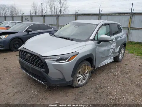 2023 Toyota Corolla Cross Le VIN 7MUCAAAG9PV057015 фото 2